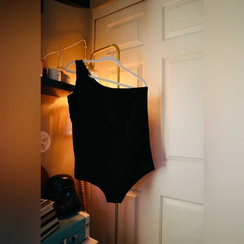 One shoulder black swimsuit NWOT - Picture 4 of 5